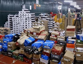 Đột kích kho hàng lậu rộng hơn 10.000 m2 tại Lào Cai