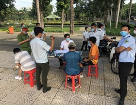 TP.HCM: Tập thể dục trong công viên Gia Định, 4 người bị phạt 8 triệu đồng